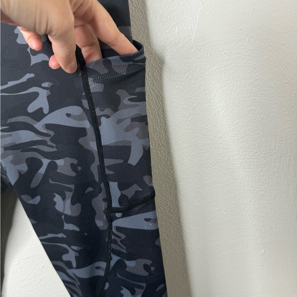 Zyia Active Black Camo Light n Tight High Rise Capris - Picture 9 of 10